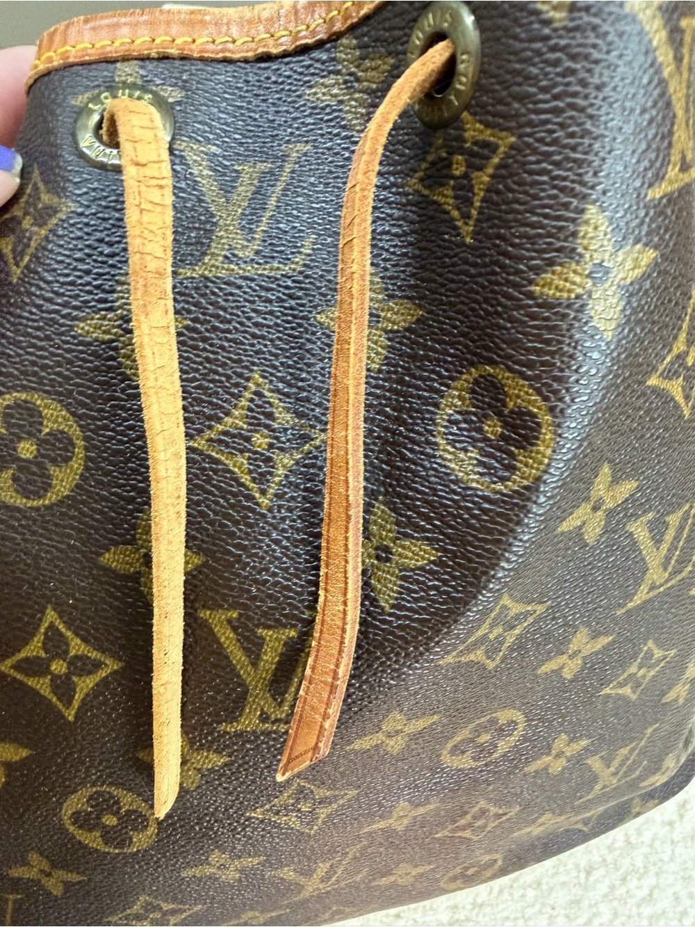 Louis Vuitton Bucket Bag - Picture 5 of 7